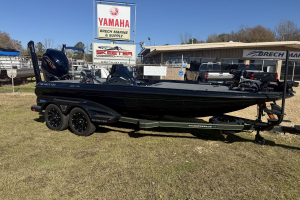 New 2024 Skeeter FXR20 Black with Green Pinstripes