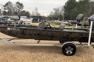 Used 2017 Xpress XP180 Camo Aluminum Bass Boat