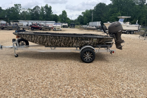 2026 Avid 16 Commander Bottomland Camo