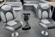 Used 2021 Bennington 21ft SFX Fish and Cruise Pontoon