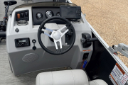 Used 2021 Bennington 21ft SFX Fish and Cruise Pontoon