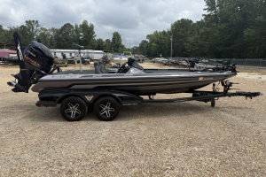 Used 2018 Skeeter FX20 Bass Boat Charcoal Black and Silver