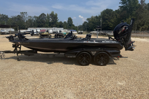 Used 2024 Skeeter FXR20 Black and Silver