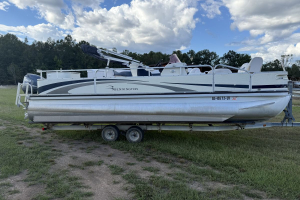 Used 2008 Bennington 22FSi Pontoon boat 2 log