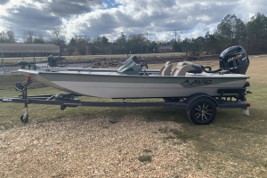 2025 Avid 18 Vertex Alum Boat Platinum Hull w/Sage Stripe