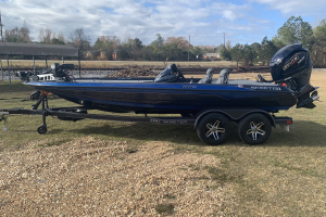 2025 Skeeter ZXR19 Bass Boat Blue and Black